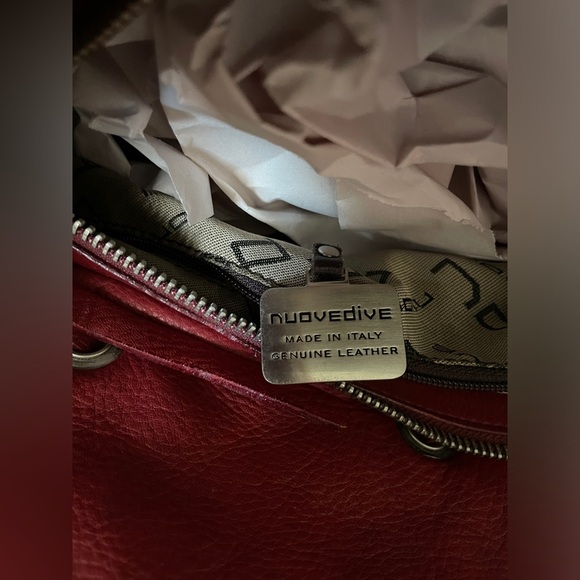 NUOVEDIVE Satchel Tote Shoulder Bag Purse - Made in Italy - Red Leather - EUC - Picture 10 of 11